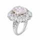 COLOURED DIAMOND AND DIAMOND RING, MOUNT BY VAN CLEEF & ARPELS - Foto 1 COLOURED DIAMOND AND DIAMOND RING, MOUNT BY VAN CLEEF & ARPELS - Foto 1