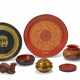 A GROUP OF EIGHT LACQUERWARE ITEMS - Foto 1 A GROUP OF EIGHT LACQUERWARE ITEMS - Foto 1