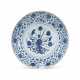 A BLUE AND WHITE ‘LOTUS BOUQUET’ DISH - фото 1