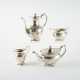 FOUR-PIECE VICTORIA SILVER COFFEE AND TEA SERVICE WIRH FINELY ENGRAVED TENDRILS - Foto 1 FOUR-PIECE VICTORIA SILVER COFFEE AND TEA SERVICE WIRH FINELY ENGRAVED TENDRILS - Foto 1
