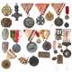 Sammlung österreichischer Medaillen und Abzeichen, dabei Rotes Kreuz, 19./20. Jhdt. - фото 1