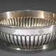 Round bowl with fluted decoration and engraved fam… - photo 1