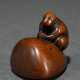 Boxwood netsuke ‘Monkey on Chestnut’, signed in re… - photo 1 Boxwood netsuke ‘Monkey on Chestnut’, signed in re… - photo 1