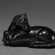 Uaki Netsuke ‘Large reclining horse’ with bent fro… - photo 1 Uaki Netsuke ‘Large reclining horse’ with bent fro… - photo 1