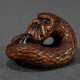 Boxwood netsuke ‘Reclining Dragon’ with split silv… - photo 1 Boxwood netsuke ‘Reclining Dragon’ with split silv… - photo 1