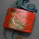 Inro in red lacquer with gold and brown lacquer de… - photo 1 Inro in red lacquer with gold and brown lacquer de… - photo 1