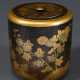 Natsume tea caddy with gold decoration ‘Chrysanthe… - photo 1 Natsume tea caddy with gold decoration ‘Chrysanthe… - photo 1