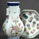 2 Various Chinese porcelain objects with famille r… - photo 1