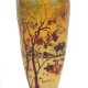 Jugendstil Kamee Vase Um 1910, wohl Frankreich, farbloses Glas mit gel… - photo 1