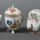 3 Porzellanteile 1x wohl Meissen, 2x ungemarkt, nach 1740, Porzellan g… - Foto 1