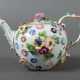 Kleine Teekanne mit Blütenzier Meissen, um 1850, Porzellan, polychrome… - photo 1 Kleine Teekanne mit Blütenzier Meissen, um 1850, Porzellan, polychrome… - photo 1