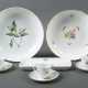 Konvolut Porzellanteile mit Blumendekor Nymphenburg, KPM und Meissen, … - photo 1 Konvolut Porzellanteile mit Blumendekor Nymphenburg, KPM und Meissen, … - photo 1
