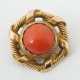 Brosche mit Koralle Um 1880, Gelbgold 750, besetzt mit Korallencabocho… - photo 1
