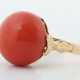 Ring mit Koralle 20. Jhr., Gelbgold 750, besetzt mit Korallencabochon,… - photo 1