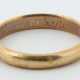 Ehering 20. Jhr. Gelbgold 585, punziert, ca. 4,4 g, RG 61. Tragespuren… - photo 1