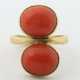 Ring mit Koralle 20. Jhr., Gelbgold 750, besetzt mit 2 Korallencabocho… - photo 1