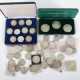 Sammlung Münzen & 3 Medaillen 17x 10 DM, Silber 625; 7x 5 DM, Silber 6… - фото 1 Sammlung Münzen & 3 Medaillen 17x 10 DM, Silber 625; 7x 5 DM, Silber 6… - фото 1