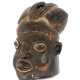 Maske der Bekom Kameruner Grasland, Helmmaske aus Holz, die geschnitzt… - photo 1