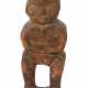 Standfigur mit Händen vor dem Nabel wohl Kamerun, Holz geschnitzt, wei… - photo 1