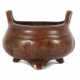Kleiner Weihrauchbrenner China, 20. Jh., Bronze, gerippte Wandung, auf… - photo 1