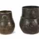 2 Messbecher Nepal/Tibet, 18./19. Jh., Bronze, patiniert, Gefäße für M… - Foto 1 2 Messbecher Nepal/Tibet, 18./19. Jh., Bronze, patiniert, Gefäße für M… - Foto 1