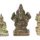 Konvolut 3 Miniaturen Nepal u. Thailand 19./20. Jh., Bronze, bestehend… - photo 1 Konvolut 3 Miniaturen Nepal u. Thailand 19./20. Jh., Bronze, bestehend… - photo 1