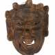 Maske mit geschnitztem Diadem Himalaya-Region/Tibet, Holz geschnitzt, … - Foto 1 Maske mit geschnitztem Diadem Himalaya-Region/Tibet, Holz geschnitzt, … - Foto 1