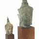 2 Buddhaköpfe Thailand, 19. Jh., Bronze, grün patiniert, Fragmentteile… - фото 1 2 Buddhaköpfe Thailand, 19. Jh., Bronze, grün patiniert, Fragmentteile… - фото 1