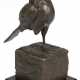 Bronze-Figur "Vogel auf einem Bein stehend", Nachguß, braun patiniert, auf würfelförmigem Sockel bez. "Milo", Gießerplakette "JB Deposee Paris", H. 18 cm, auf quadratischer, schwarzer Steinp… - photo 1