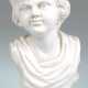 Büste "Junge Frau mit welligem Haar", weißer Gußmarmor, auf rundem, braunem Sockel, Ges. H. 34 cm - photo 1 Büste "Junge Frau mit welligem Haar", weißer Gußmarmor, auf rundem, braunem Sockel, Ges. H. 34 cm - photo 1