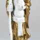 Figur "Shou Lao- chinesische Gottheit der Langlebigkeit", China, Porzellan in Weiß und Gold, auf einem quadratischen Sockel, der die Wolken darstellt, H. 48 cm - фото 1 Figur "Shou Lao- chinesische Gottheit der Langlebigkeit", China, Porzellan in Weiß und Gold, auf einem quadratischen Sockel, der die Wolken darstellt, H. 48 cm - фото 1