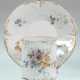 Jugendstil-Tasse mit UT, Rosenthal Sanssouci, um 1900, mit Blumendekor und Goldstaffage - фото 1