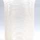 Murano-Vase mit aufgesetztem, weißem Rillendekor, H. 16 cm - photo 1 Murano-Vase mit aufgesetztem, weißem Rillendekor, H. 16 cm - photo 1