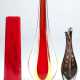 3 Murano-Vasen, Klarglas braune Fäden H. 18 cm, flache Form, Klarglas, rot/gelb H. 26 cm und roter Innenfang, am unteren Rand kl. Best. H. 21 cm - фото 1 3 Murano-Vasen, Klarglas braune Fäden H. 18 cm, flache Form, Klarglas, rot/gelb H. 26 cm und roter Innenfang, am unteren Rand kl. Best. H. 21 cm - фото 1