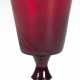 Glas, rot, signiert "Papyrus", Scheibenfuß, Stiel mit Nodus, konische Kuppa mit Rillendekor, H. 18 cm - photo 1 Glas, rot, signiert "Papyrus", Scheibenfuß, Stiel mit Nodus, konische Kuppa mit Rillendekor, H. 18 cm - photo 1