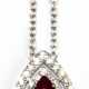 Rubin-Brillant-Collier, 750er WG, ausgefasst mit 1 Rubin im facettierten Tropfenschliff von ca. 2,16 ct. und 56 Brillanten, davon 4 in der Ketten von zus. ca. 0,78 ct., VVS-Si, Karabinerverschluß, Ges.-Gew. 6,91 g,variab… - фото 1 Rubin-Brillant-Collier, 750er WG, ausgefasst mit 1 Rubin im facettierten Tropfenschliff von ca. 2,16 ct. und 56 Brillanten, davon 4 in der Ketten von zus. ca. 0,78 ct., VVS-Si, Karabinerverschluß, Ges.-Gew. 6,91 g,variab… - фото 1