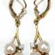 Ohrhänger, 585er GG, je mit 2 Brillanten von zus. 0,10 ct. und 2 Perlen mit Dm. 6 mm besetzt, Ges.-Gew. 4,12 g, L. 3,3 cm - photo 1 Ohrhänger, 585er GG, je mit 2 Brillanten von zus. 0,10 ct. und 2 Perlen mit Dm. 6 mm besetzt, Ges.-Gew. 4,12 g, L. 3,3 cm - photo 1
