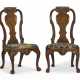 A PAIR OF GEORGE II BURR WALNUT SIDE CHAIRS - Foto 1