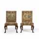A PAIR OF GEORGE II MAHOGANY AND NEEDLEWORK UPHOLSTERED SIDE CHAIRS - Foto 1 A PAIR OF GEORGE II MAHOGANY AND NEEDLEWORK UPHOLSTERED SIDE CHAIRS - Foto 1