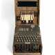 MACHINE DE CHIFFREMENT ENIGMA À QUATRE ROTORS - фото 1 MACHINE DE CHIFFREMENT ENIGMA À QUATRE ROTORS - фото 1