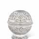 BOULE À ÉPONGE EN ARGENT D'ÉPOQUE LOUIS XVI - фото 1