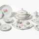 Meissen, Tafel- und Kaffeeservice "Rote Rose" - фото 1 Meissen, Tafel- und Kaffeeservice "Rote Rose" - фото 1