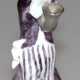 Meissen-Figur "Clown mit Saxophon", aus Clownkapelle Entwurf Peter Strang 1994, Mod.-Nr. 60654, polychrom bemalt, H. 7,9 cm, - photo 1