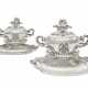 THE BROWNLOW TUREENS: A PAIR OF GEORGE III SILVER SOUP TUREENS, COVERS, LINERS AND STANDS - Foto 1