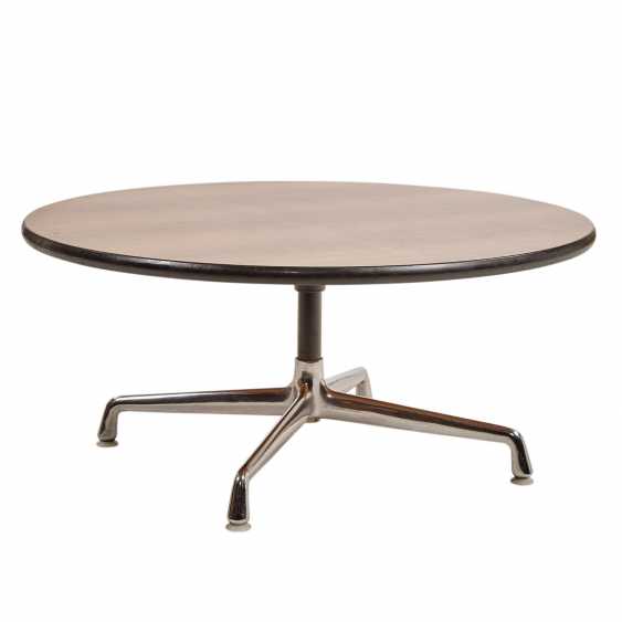 Auktion Runder Tisch Online Kaufen Bei Veryimportantlot Com Auktionskatalog Kunst Antiquitaten Schmuck Design Vom 25 01 2019 Foto Preis Von Auktionslos 2847