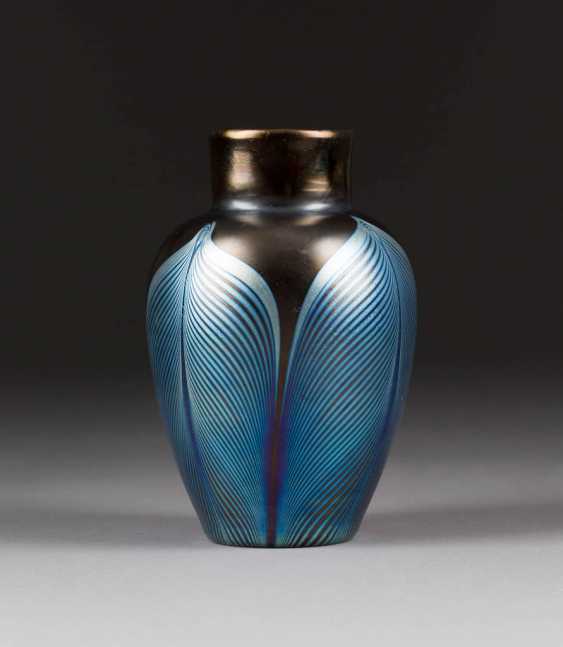 Phenomenon A Vase With Peacock Feather Decor Auction Catalog