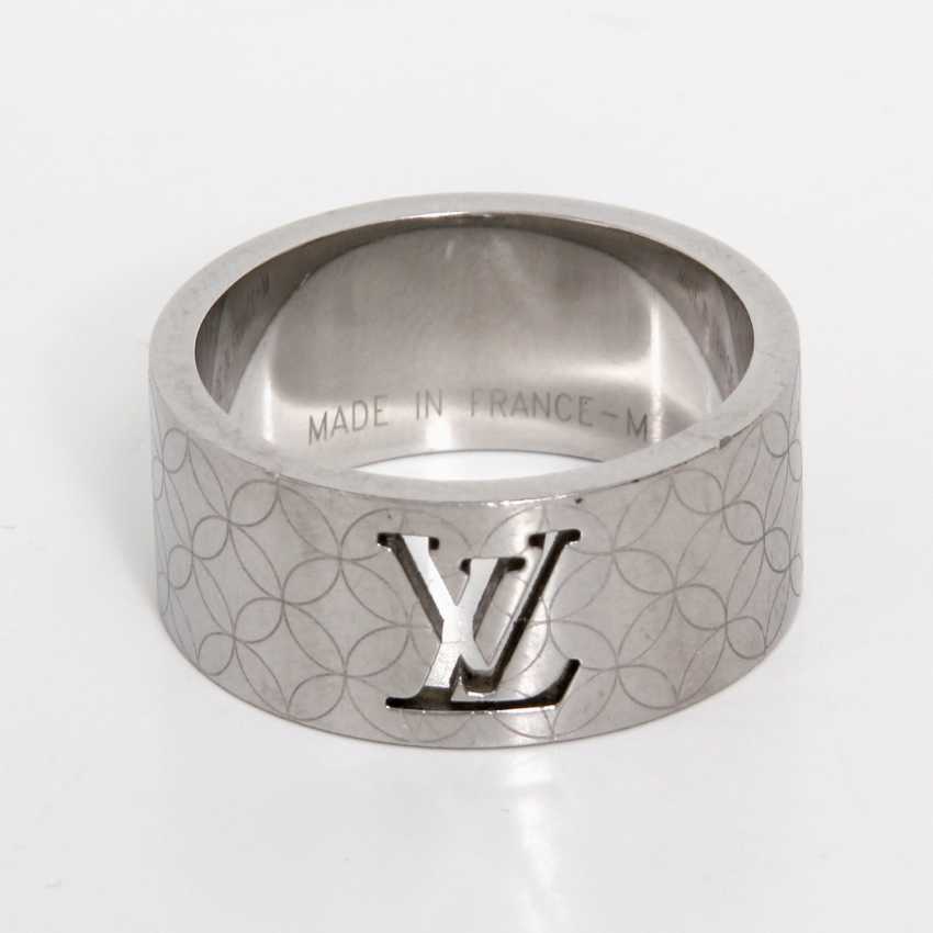 LOUIS VUITTON aparter Herren-Ring.. Auction catalog &quot;Jewelry, Watches, Porcelain, Silver, Luxury ...