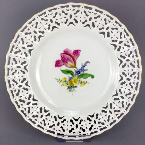Rosetten-Durchbruch-Teller: Meissen Porzellan, Dekor Blume 3, Goldrand ...