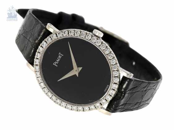 Auction Watch Elegant Luxurious Piaget Ladies Watch With Diamonds Ref 9826 18k White Gold Switzerland Around 1975 Buy Online By Veryimportantlot Com Auction Catalog Fine Jewellery Antique To Modern From 17 03 2019