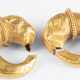 Ein Paar goldene Ohrringe mit Löwenkopf - photo 1